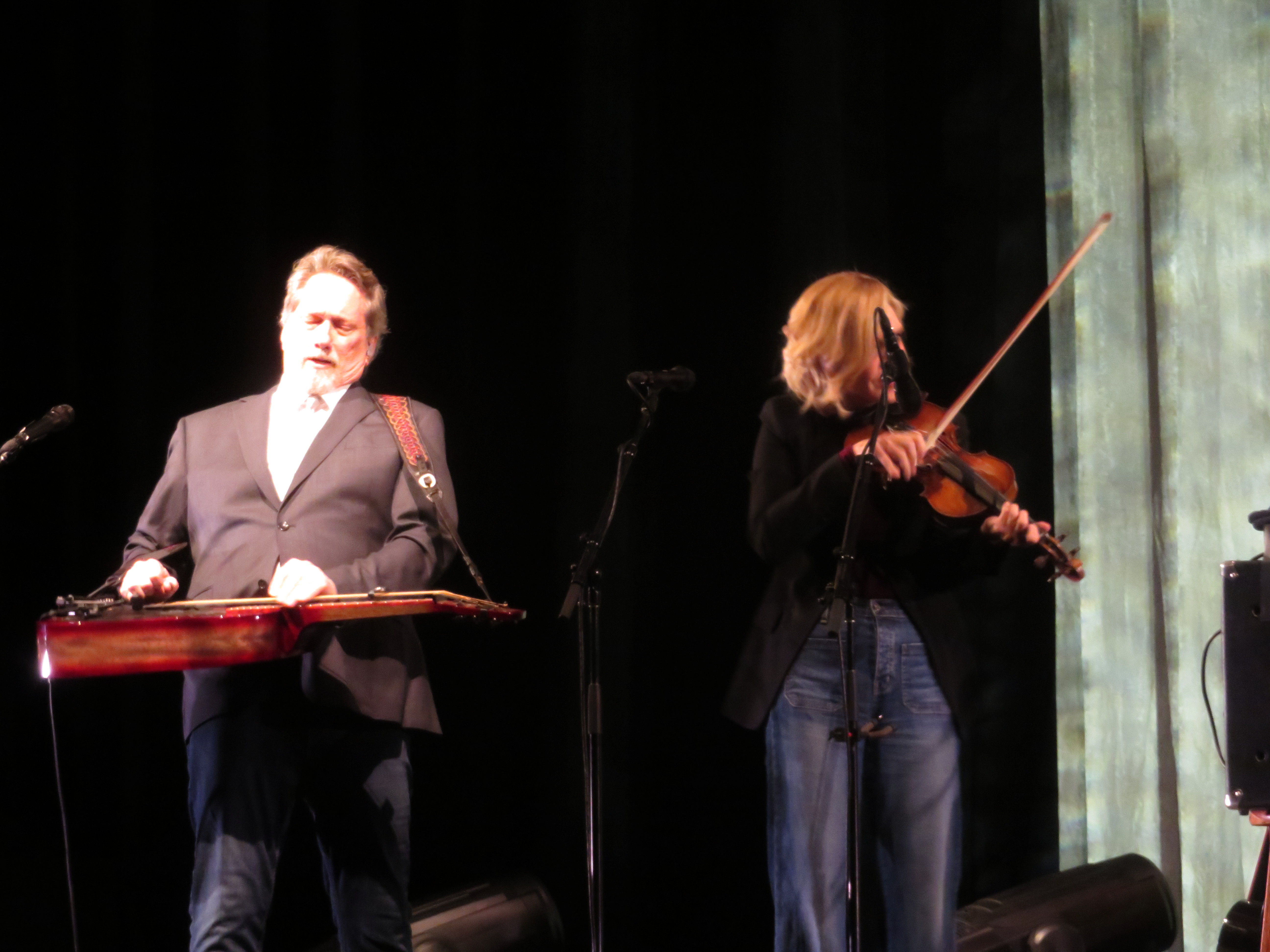 AlisonKraussAndUnionStation2025-08-19MasseyHallTorontoCanada (17).JPG